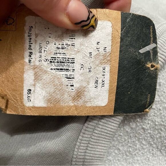 NWT The North Face Grey Crewneck Sweatshirt - Picture 5 of 5